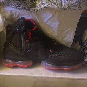 Lebrons Kick Air Jordans